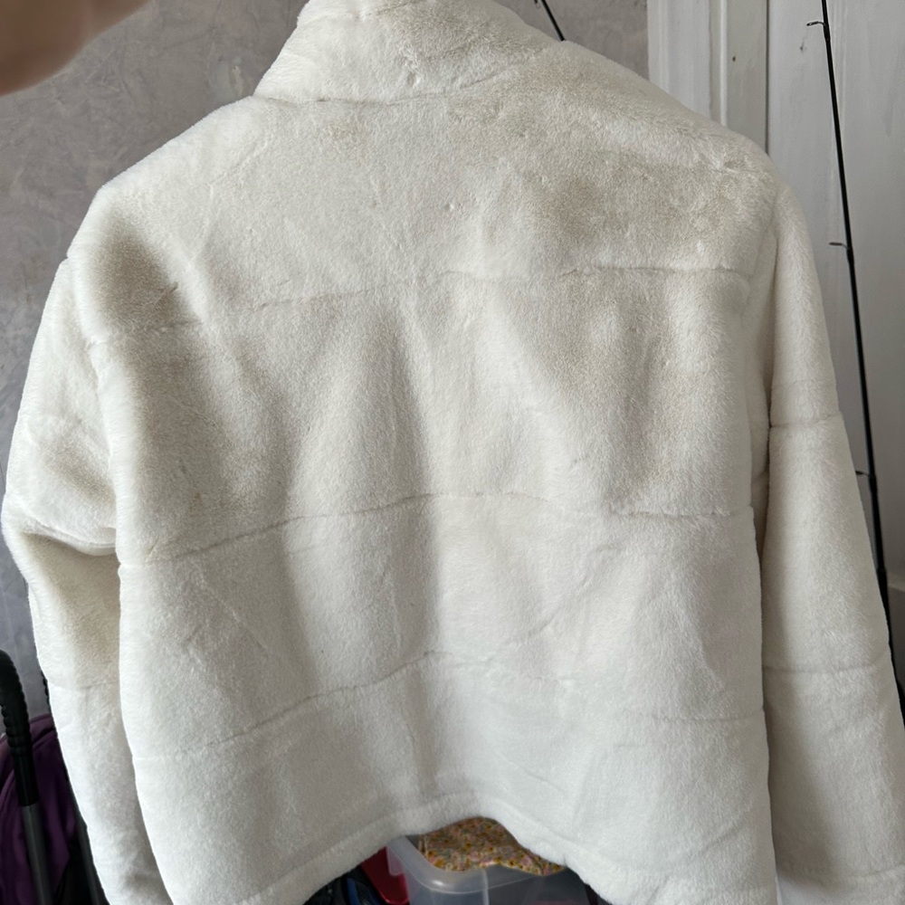 Faux fur jacket - Picture 3 of 6
